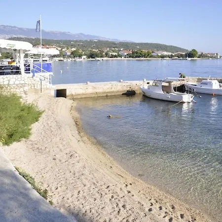 In Barbat With Sea View, Balcony, Air Conditioning 660-1 Apartman Barbat na Rabu