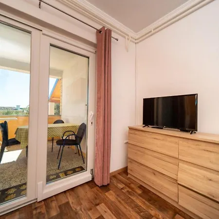 In Barbat With Sea View, Balcony, Air Conditioning 660-1 Apartman Barbat na Rabu