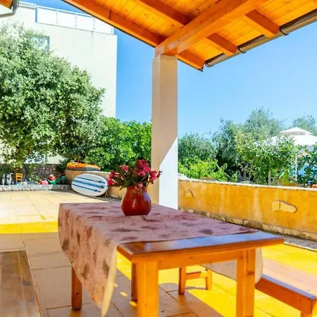Apartman In Barbat With Sea View, Balcony, Air Conditioning 660-1 *