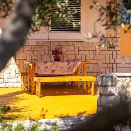 Apartman In Barbat With Sea View, Balcony, Air Conditioning 660-1 Barbat na Rabu
