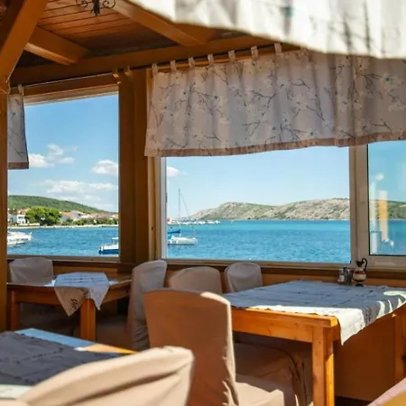 Apartman In Barbat With Sea View, Balcony, Air Conditioning 660-1 *